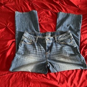 Maurices Sz 16 Short Jeans